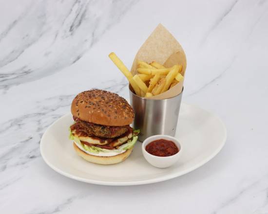 Portobello Mushroom & Halloumi Burger (V)