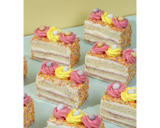Box of 4 Cake Slices SL038