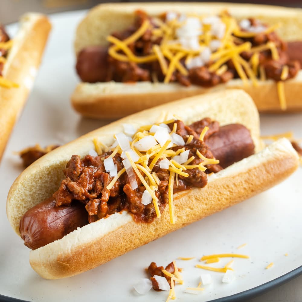 Chili Cheese Dog (Dogs)