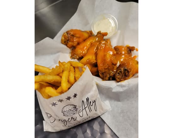 Jumbo Chicken Wings (1 lb) and Fries Combo