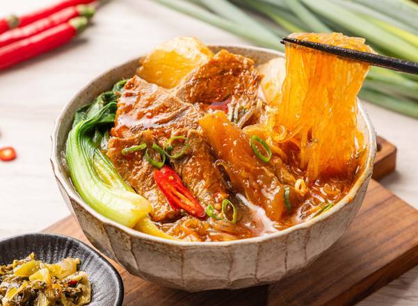 金牌麻辣牛肉冬粉 Spicy Beef Cellophane Noodle Soup