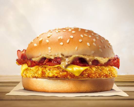 花生培根脆雞堡 Crispy Chicken Burger with Bacon and Peanut