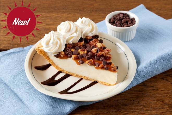 Turtle Cheesecake Pie