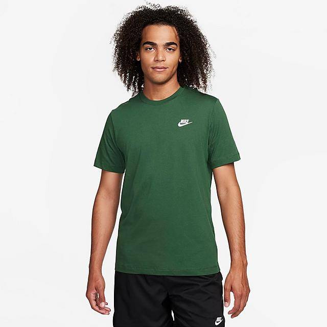 Nike Sportswear Club T-Shirt (Large)