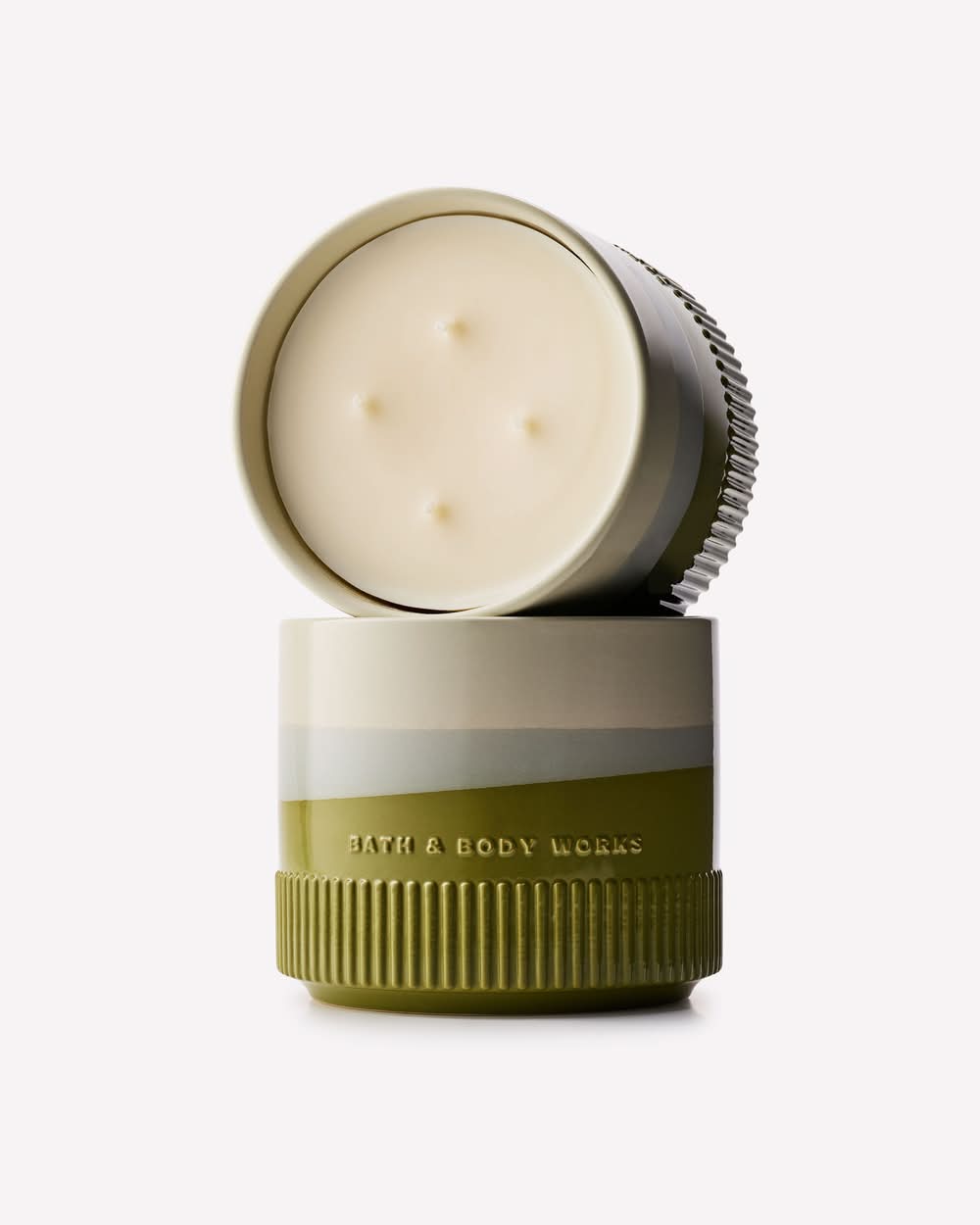 Bath & Body Works 4 Wick Candle, Sea Salt & Musk (30 oz)