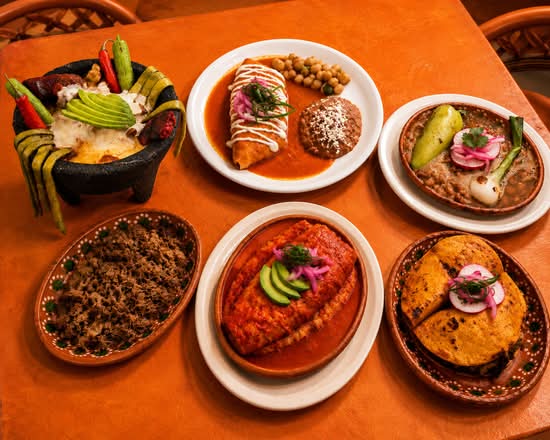 RESTAURANTE ATOTONILCO (Tijuana)
