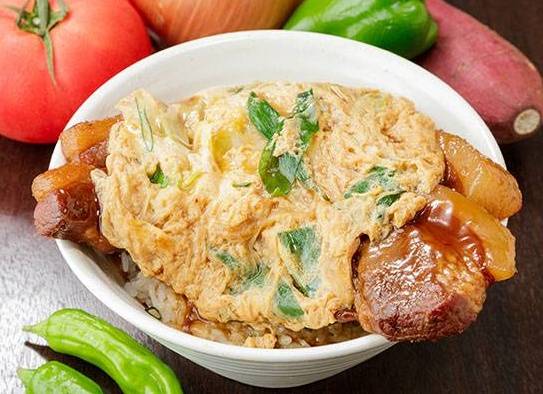 メガ盛り！【卵とじ】おふくろの角煮丼