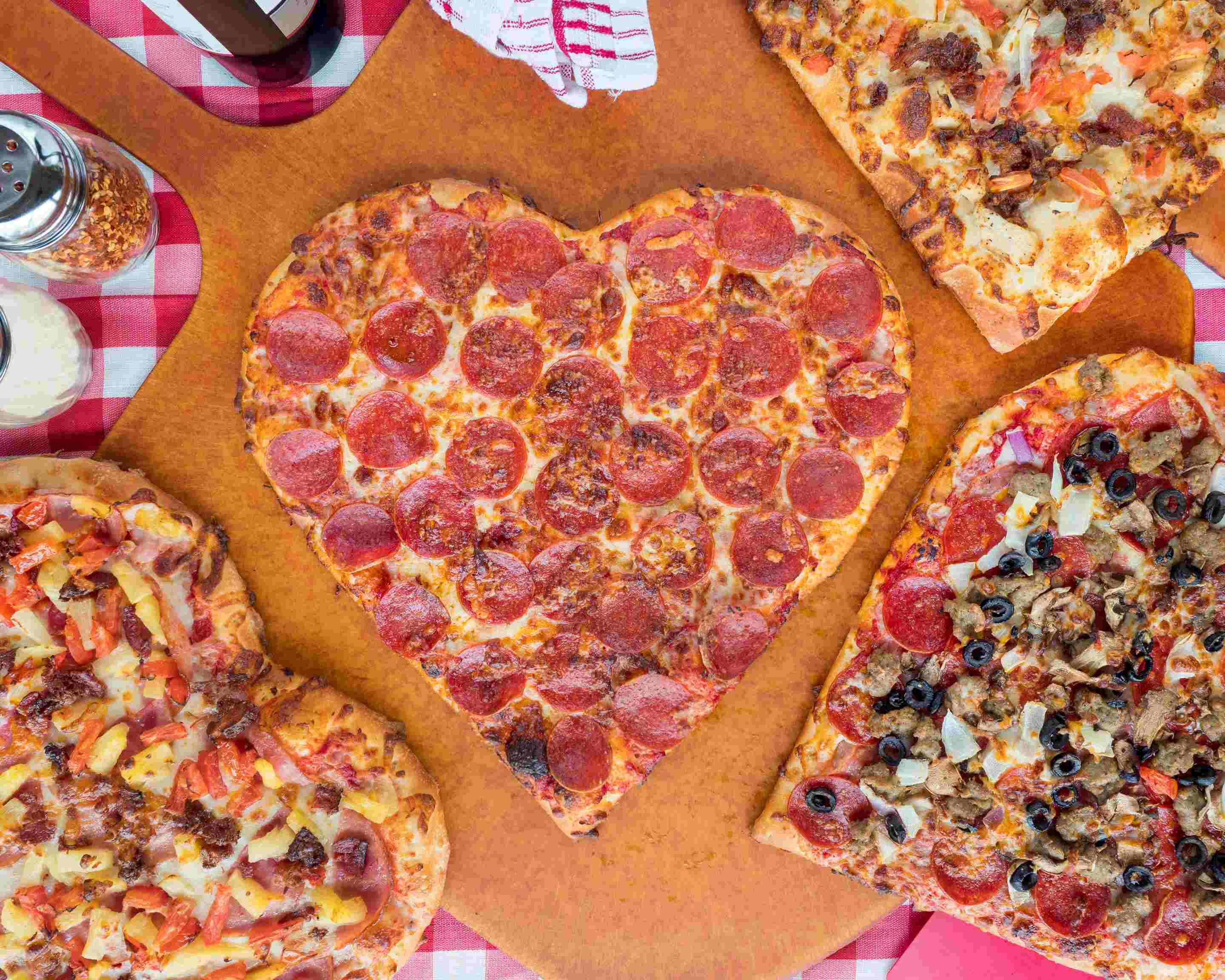 order-john-s-pizza-cafe-menu-delivery-in-saint-paul-john-s-pizza-cafe