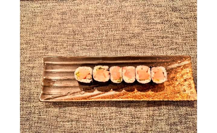 Yellowtail & Scallion Roll