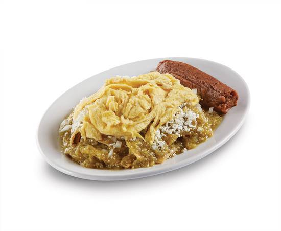 Chilaquiles con un huevo revuelto