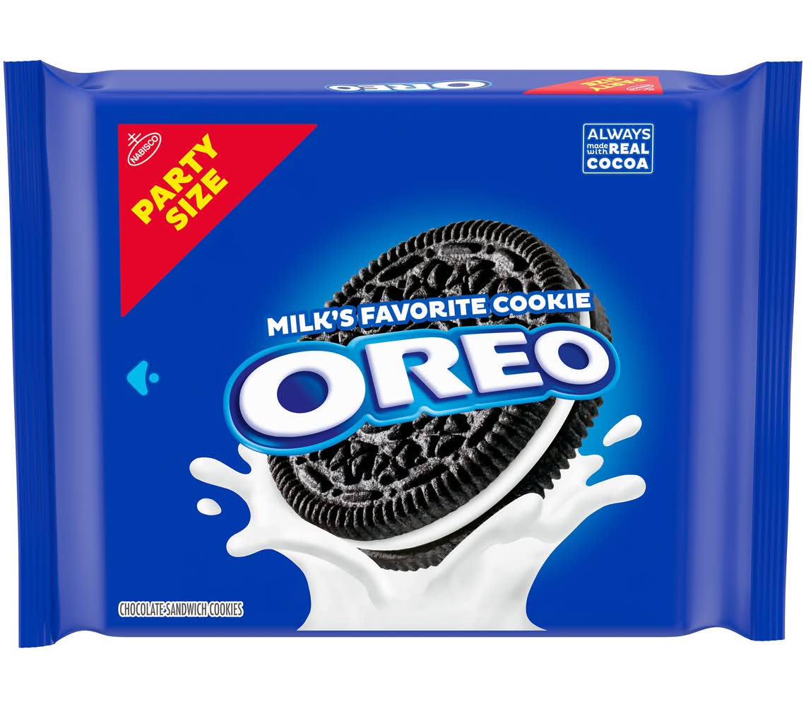 Oreo Milk's Favorite Sandwich Cookies Party Size pack, Chocolate (24.16 oz)