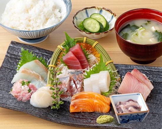 刺身が旨いよ定食（9点盛り）（お新香・味噌汁付き）