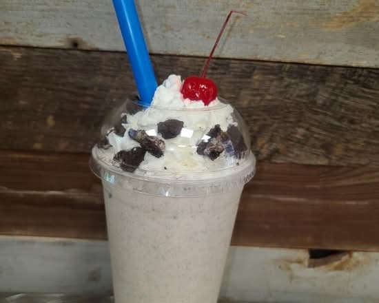 STRAWBERRY OREO SHAKE