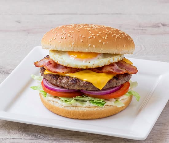 Cheese bacon oeuf burger