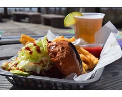 Hurricanes Daquiri Bar & Grill (910 North Ocean Blvd)
