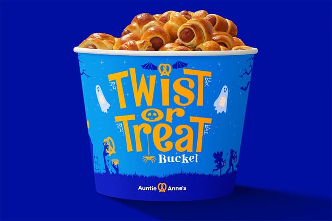 Halloween Pretzel Nugget Buckets