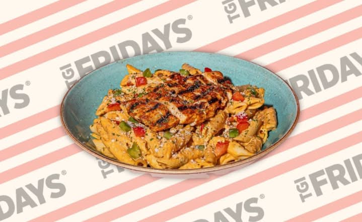 Cajun Chicken Pasta & Garlic Bread