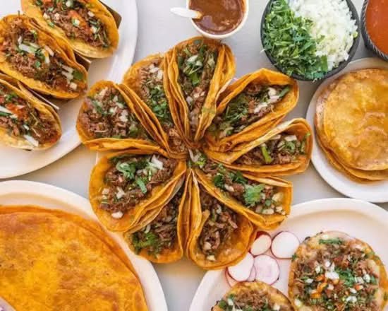 Tacos de birria “El Sobrino“ (Tijuana)