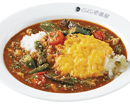 チキンと夏べジのス�パイスカレー＋スクランブルエッグ Chicken and summer vegetable spicy curry with scrambled egg