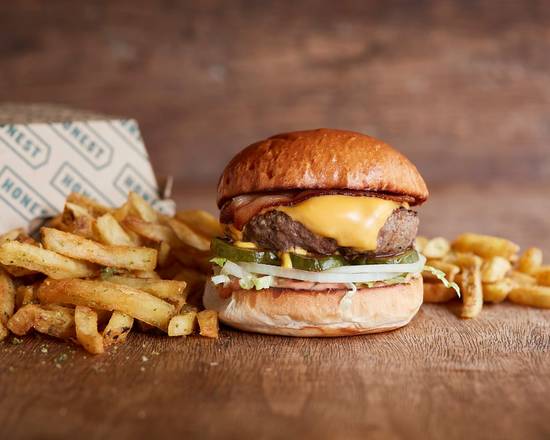 Burger, Chips + Onion rings bundle for 1