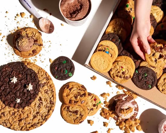 Insomnia Cookies (Portland, ME Wharf St)