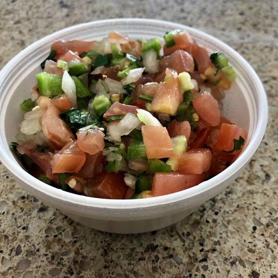 Pico de gallo (16oz) w/ Chips