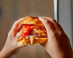 Javier Martin Burgers, Croquetas y Comida Deliciosa