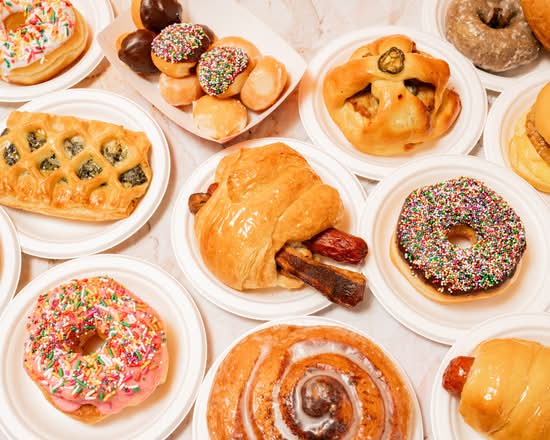 Donut Palace (415 South Carroll Avenue)