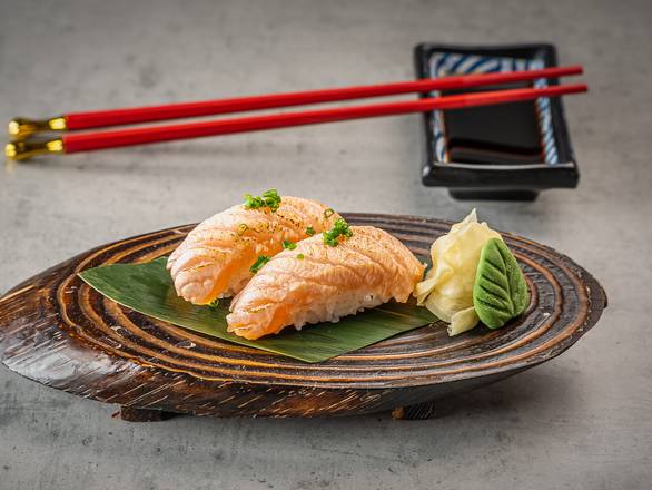 Shake Yaki Salmon Nigiri (4 Pcs)