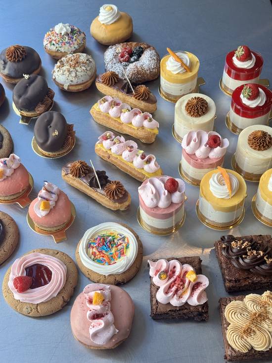 Oso Cookies & Donuts