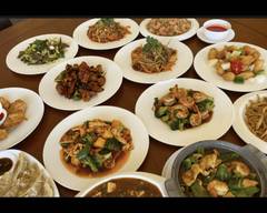 888 Chinese Restaurant (2410 S Wayside Dr)