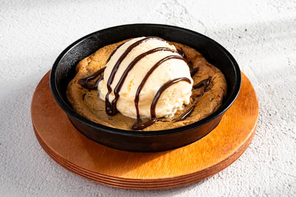 Skillet Chocolate Chip Cookie