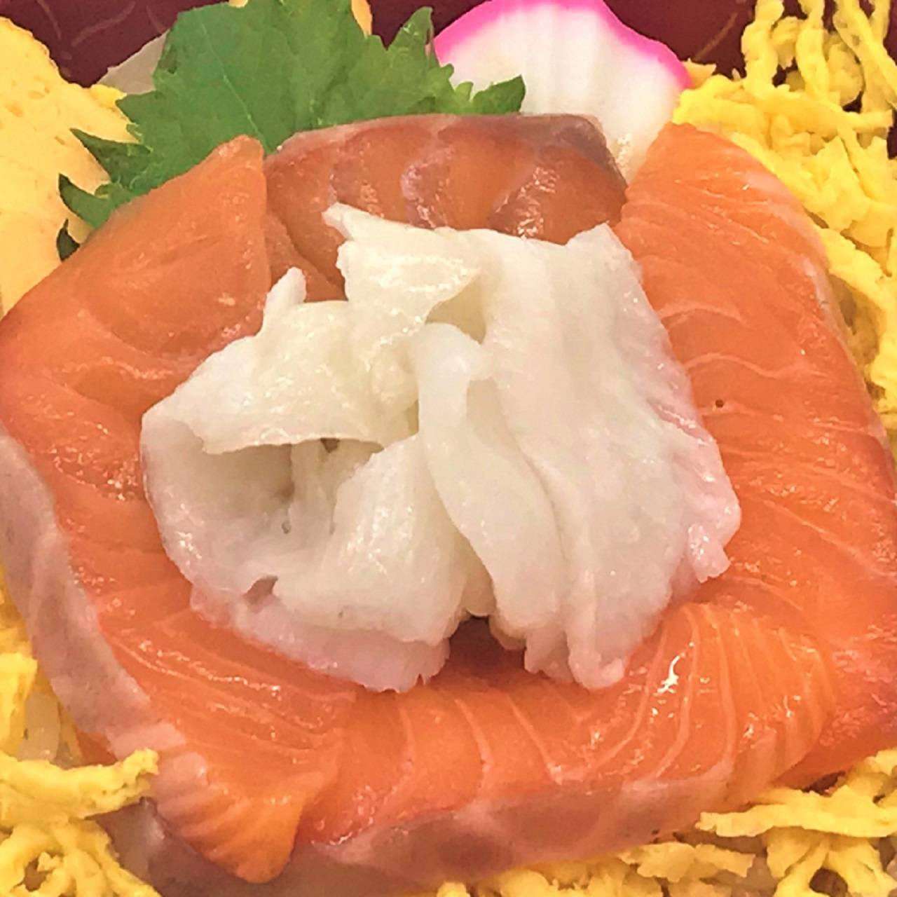 生サーモン・縁側丼
