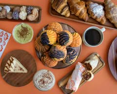 La Monarca Bakery (5700 Whittier Blvd)