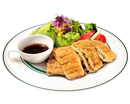 時蔬豆皮蛋餅特餐Vegetable with Tofu Skin Egg Pancake  Meal