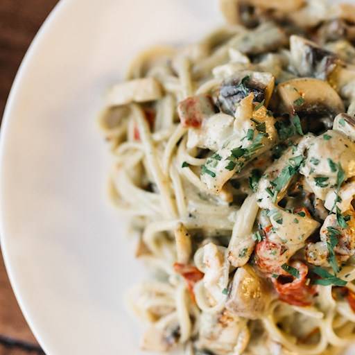 Papperdelle Pollo Pesto / Linguini Pollo Pesto