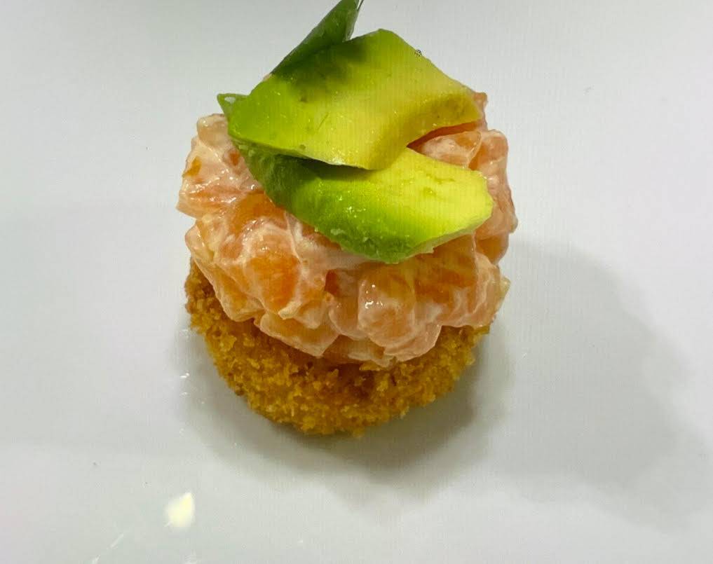 11- riz croustillant tartare saumon épicé