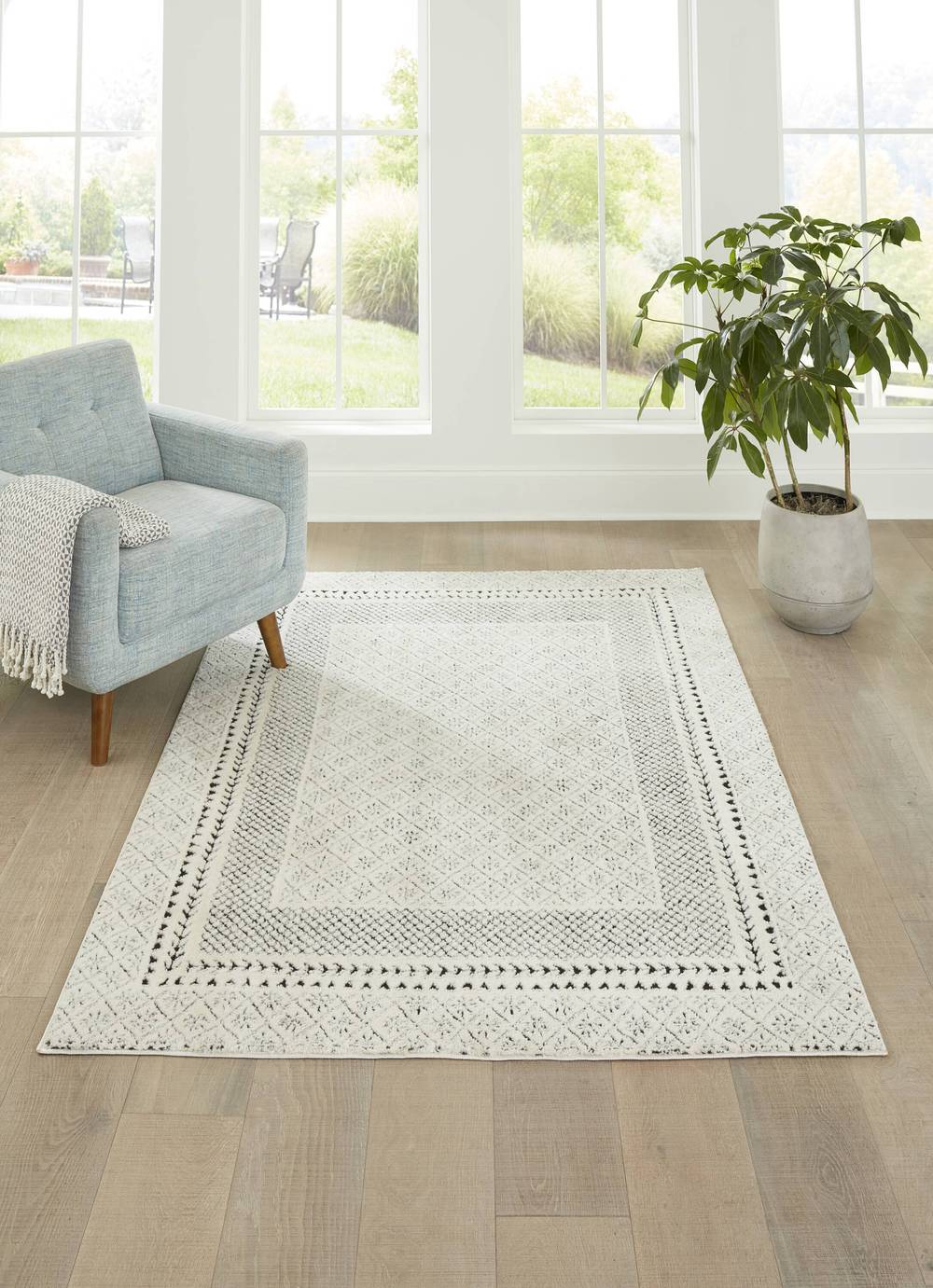 Style Selections Indoor Tribal Global Area Rug, 5' x 8', White