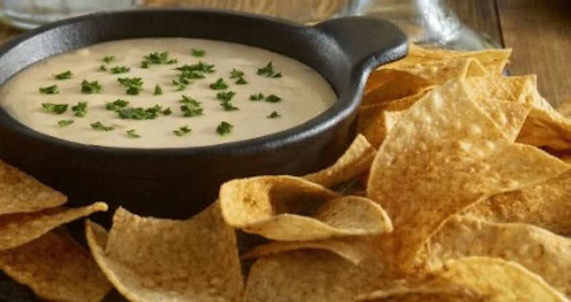 Cheddar Cheese Queso & Chips