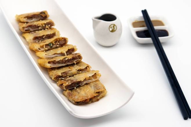 K1. Pan-Fried Minced Beef and Golden Mushroom Rice Noodle Roll 香煎金菇牛肉腸粉