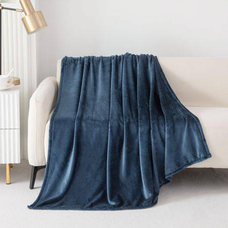 Mainstays Soft Plush Throw Blanket, 108"x90", Navy