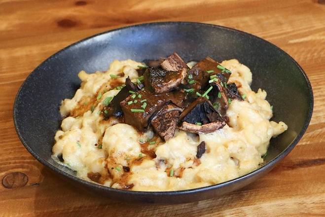 Mac & Cheese + Jerk Mushrooms