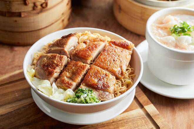 蔥油雞扒撈丁 Tossed Instant Noodles with Chicken Chop and Scallion Oil