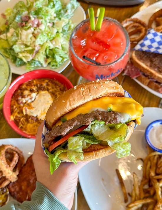 Hot Rods Burgers Y Mas (Tijuana)
