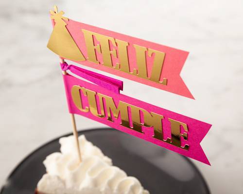 Cake topper
