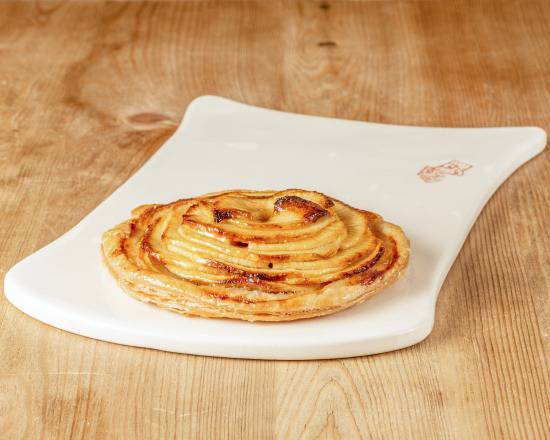 Tarte aux pommes cuite au feu de bois