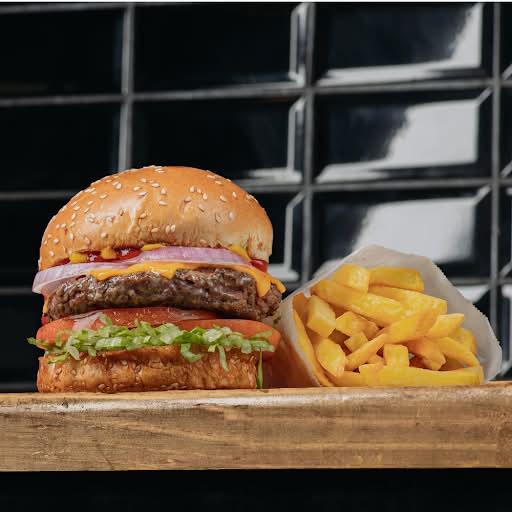 Promo Burger Clásica + Papas.