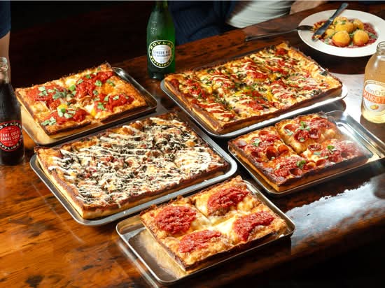 McMan Pizza (2116 Danforth Ave)