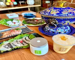 HE & C Tea + Pot