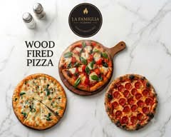 LA FAMIGLIA YUMMY PIZZA